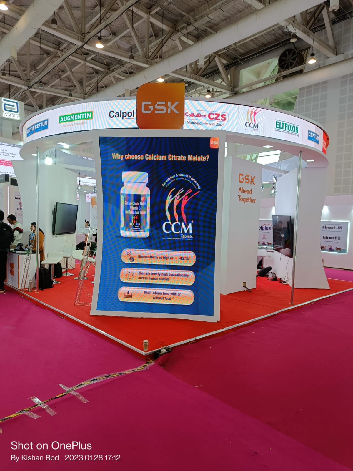 Creative exhibition stall design — island booth