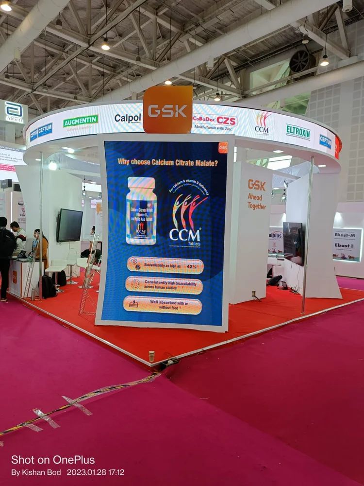 How Interactive Displays Boost Visitor Engagement